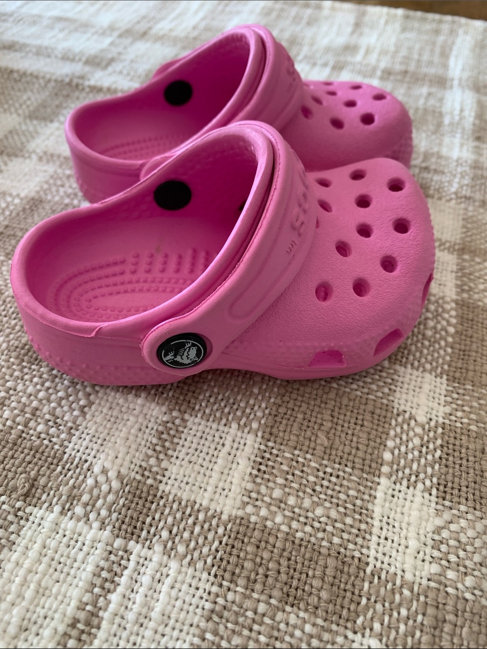 CROCS Kids Classic Clog in Hot Pink